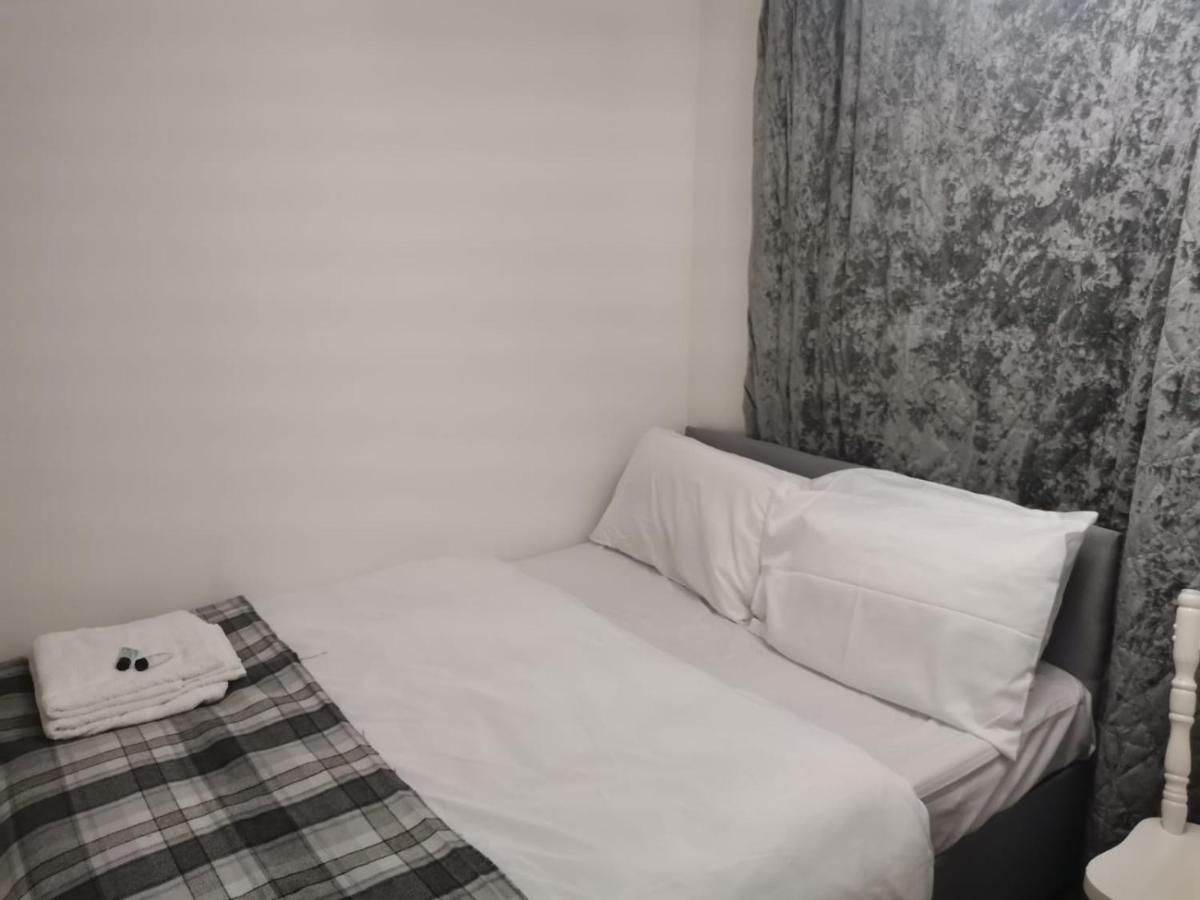 Ella'S Place Hotel Luton  Luaran gambar