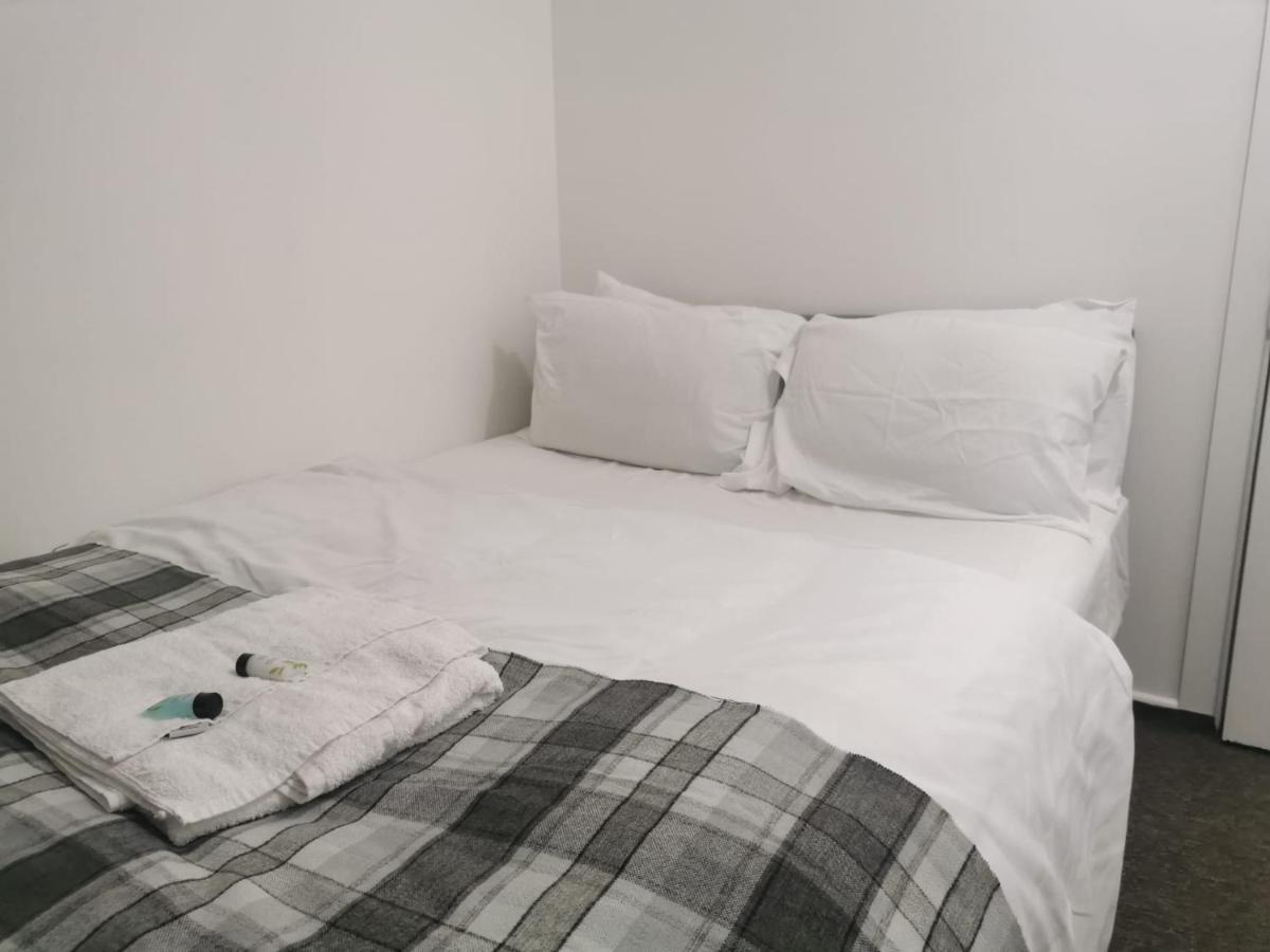 Ella'S Place Hotel Luton  Luaran gambar